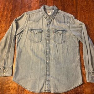 Levi’s Denim Pearl Button Shirt Size Large